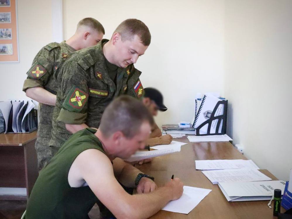 В Костроме иностранцам дают гражданство РФ за контракт на службу в российской армии