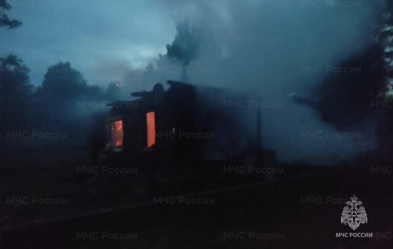 Костромич вместе с домом сгорел в ночном пожаре