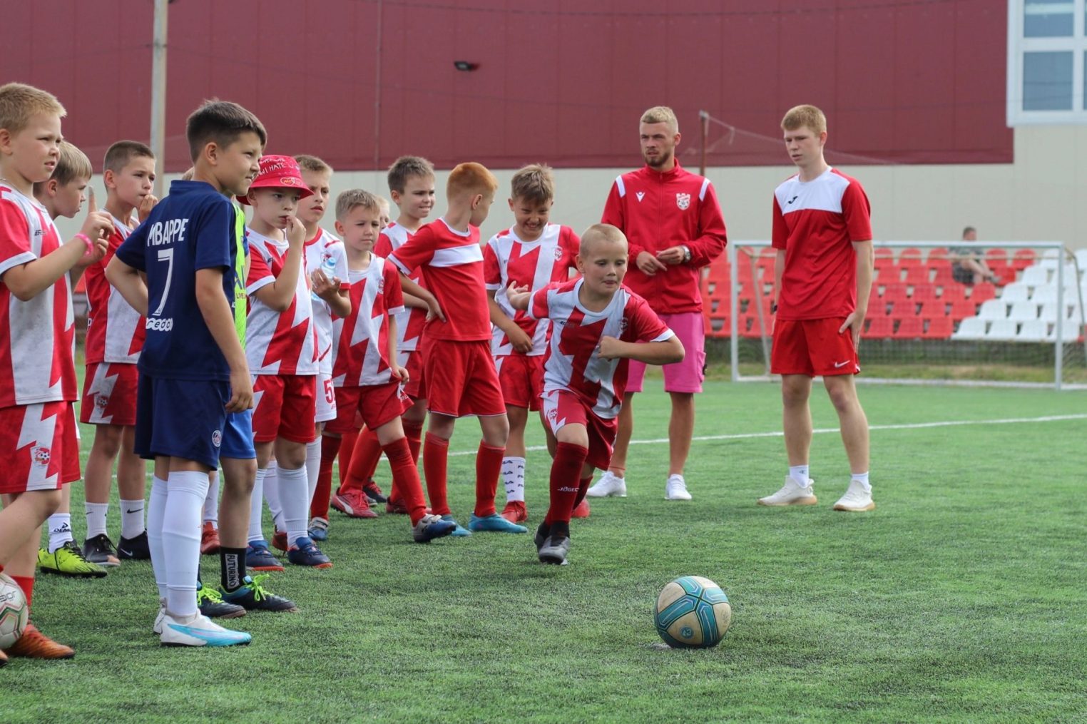 Костромской «Спартак» провел мастер-класс для юных футболистов