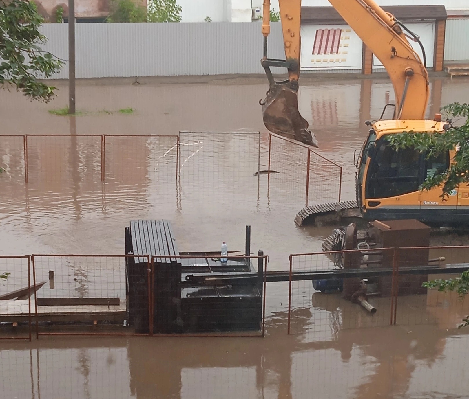 В Костроме потоп не стал ждать новой ливневой канализации на улице Димитрова