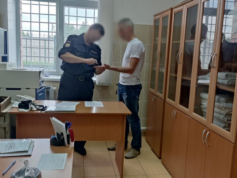 В Костроме директора госучреждения задержали за взятку в 200 тысяч рублей