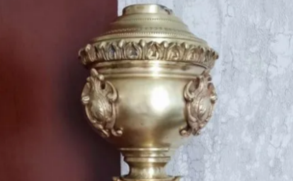 Метровая лампа царских времен обнаружена в Костроме