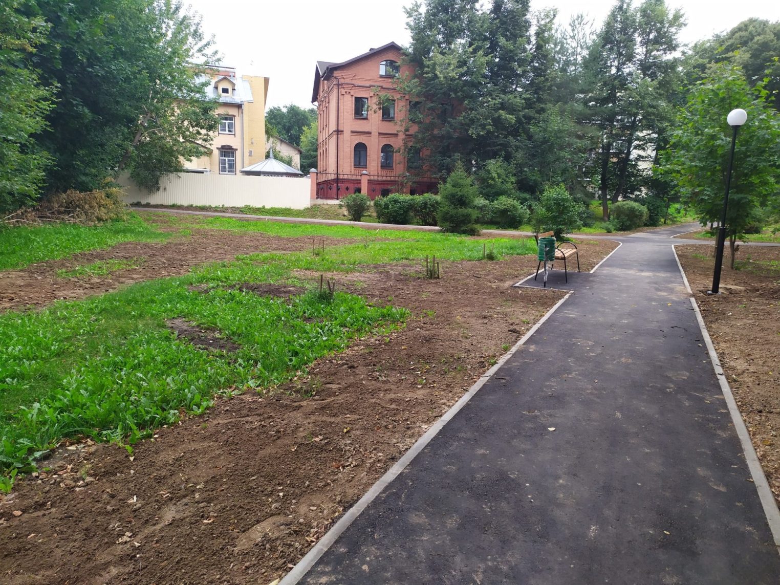 В Костроме завершается благоустройство сквера на улице Крестьянской