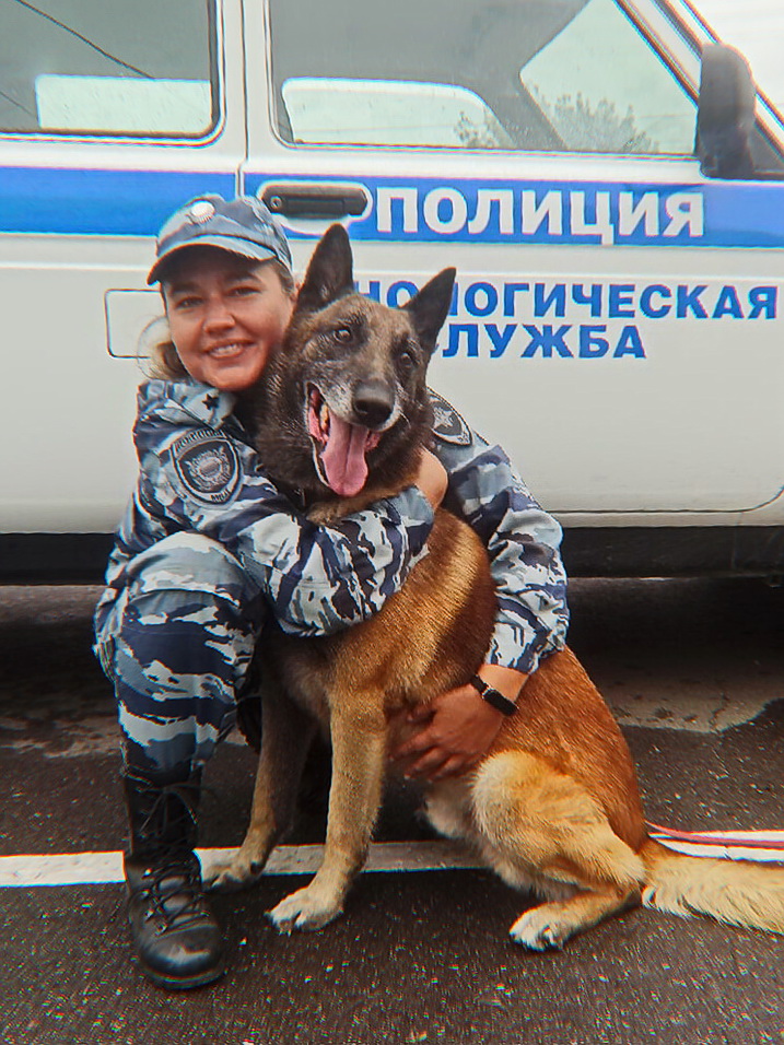 Участников саммита "Россия-Африка" охраняли костромские кинологи с собаками