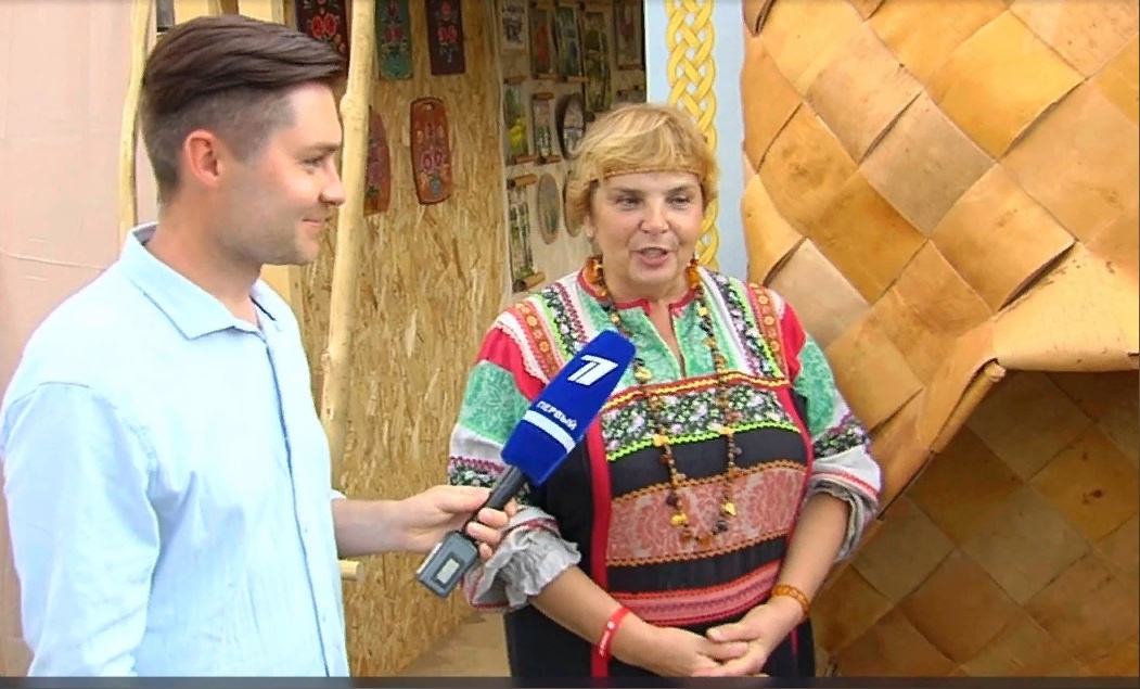 Мастерицу из Костромы показали на Первом канале в сюжете о фестивале «Русское поле»
