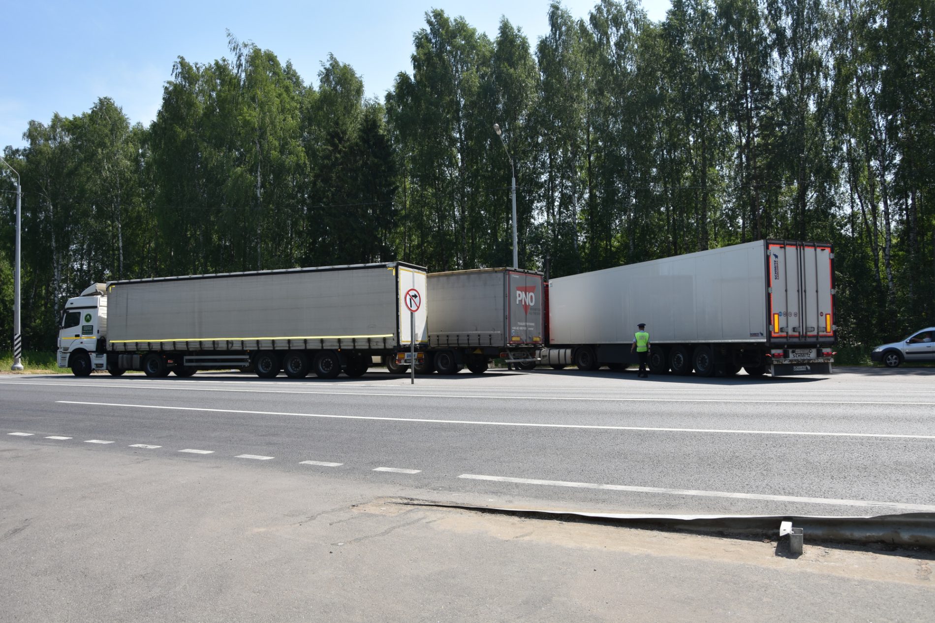 Ограничение движения большегрузов действуют в Костроме
