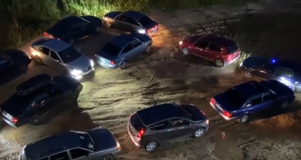 Костромские автомобилисты устроили флешмоб к Дню города