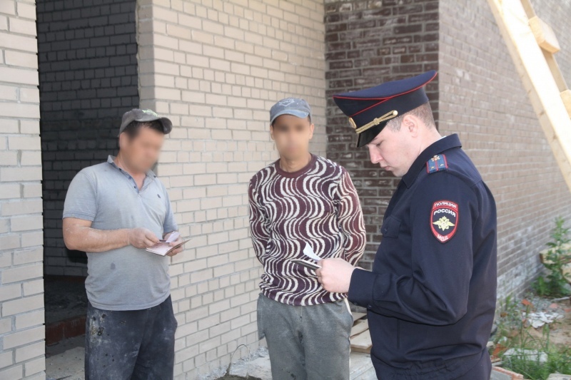 В Костромской области нелегальным мигрантам предъявили неприличную цифру