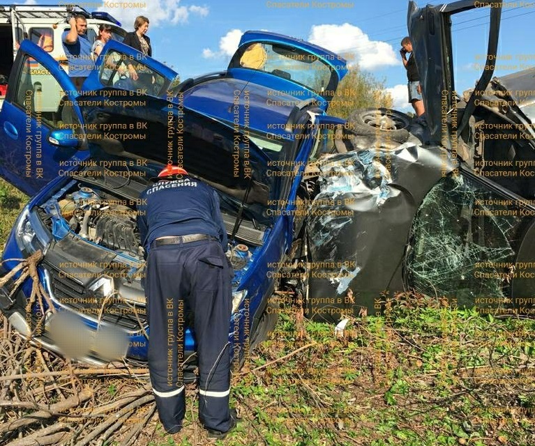В крупной аварии в Костромской области пострадали 7 взрослых и ребёнок