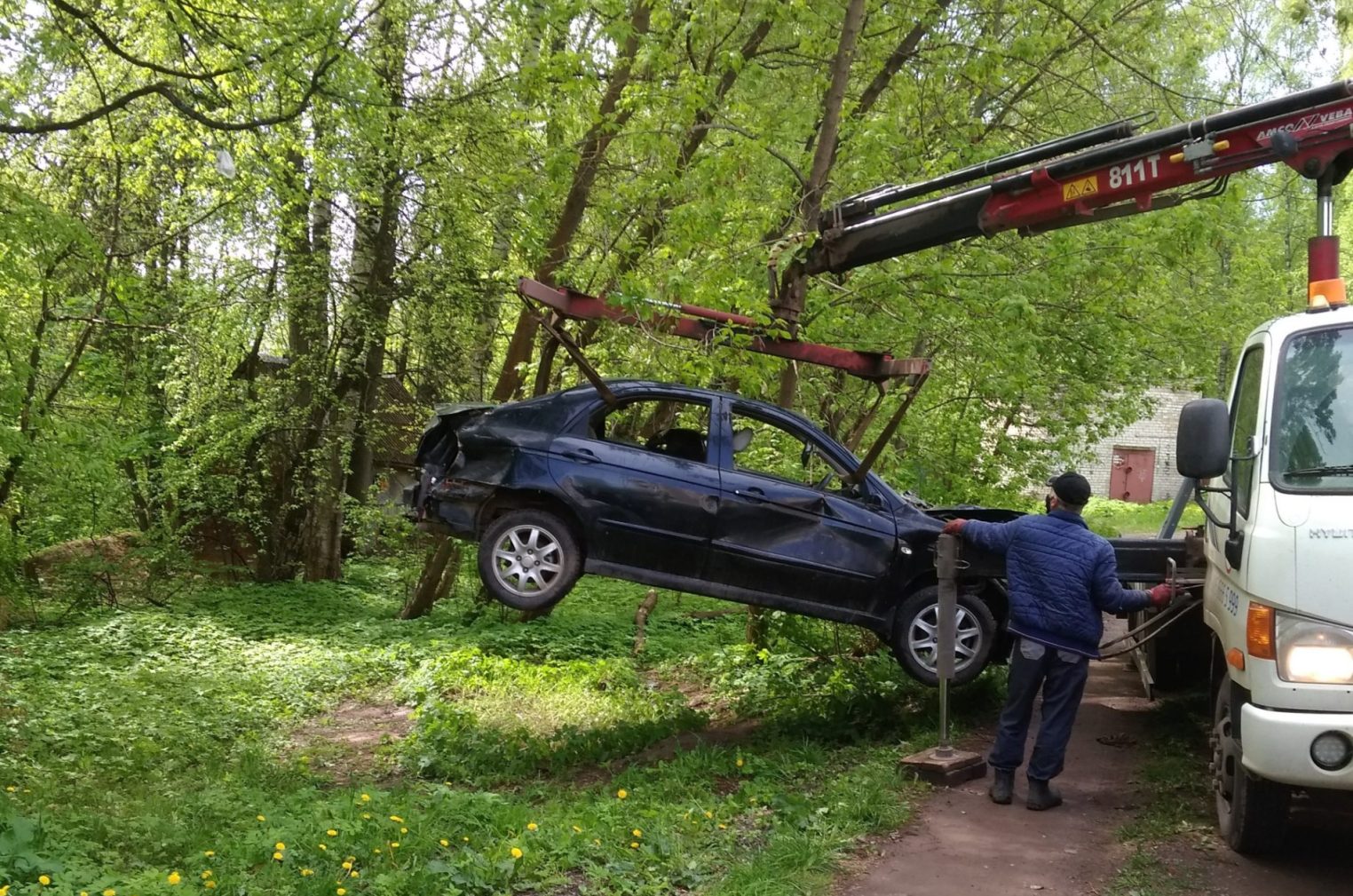 В Костроме ищут брошенные автомобили