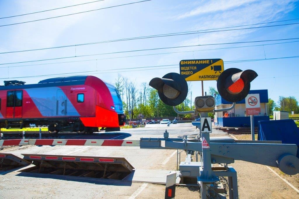 Десять водителей привлечены к ответственности за ДТП на железнодорожных переездах СЖД