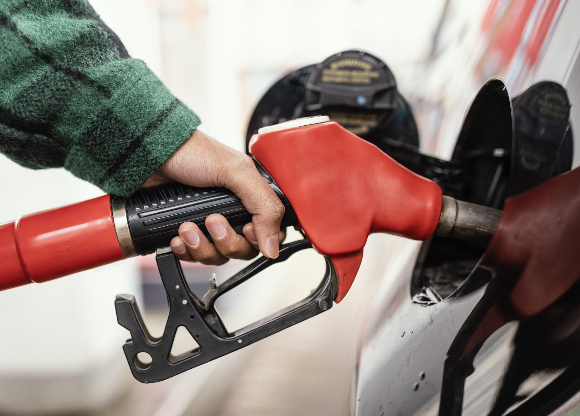 Продажа бензина в поселке под Костромой возобновлена