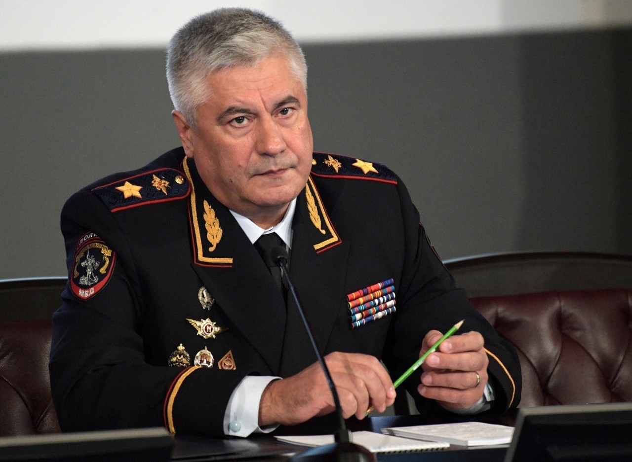 Костромичка требовала у полицейского доверенность от министра Колокольцева