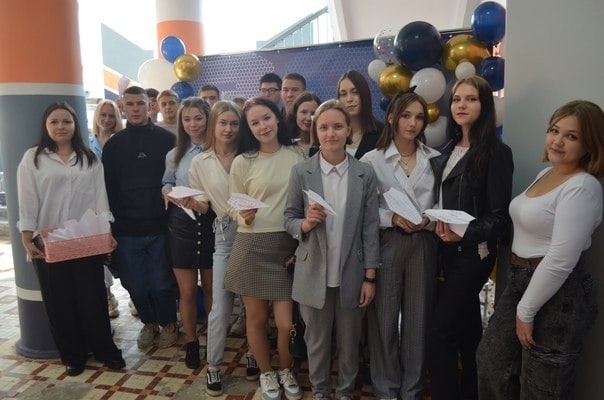 Студенты 25 костромских колледжей запустили самолётики в будущее
