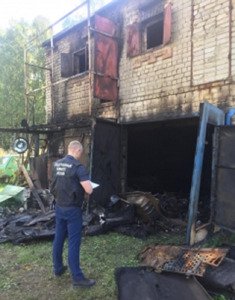 67-летний житель Костромы сгорел заживо в двухэтажном гараже