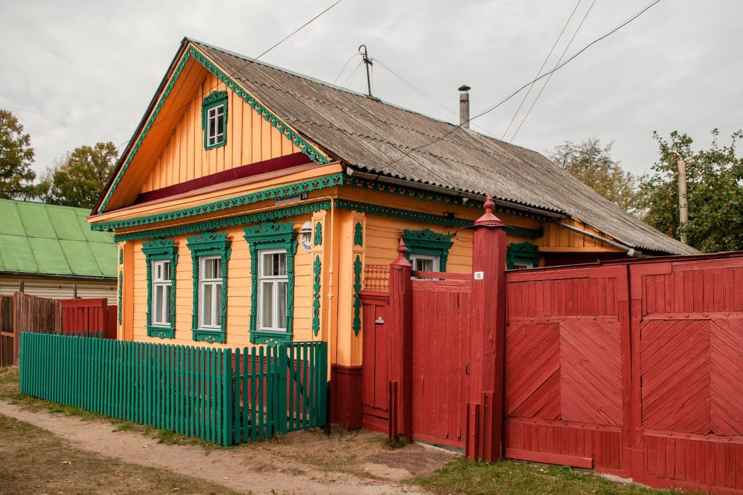 Столетний дом в Костроме отреставрировали волонтеры