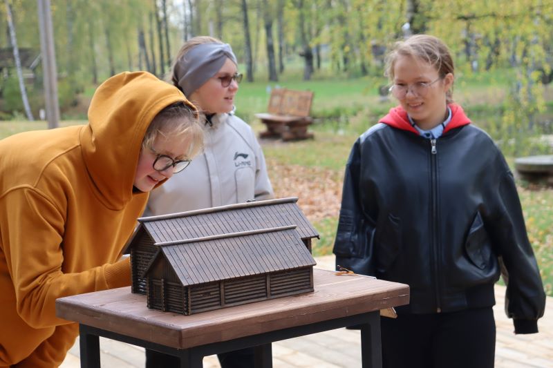 Тактильный путеводитель для слабовидящих создали в Костромском музее-заповеднике