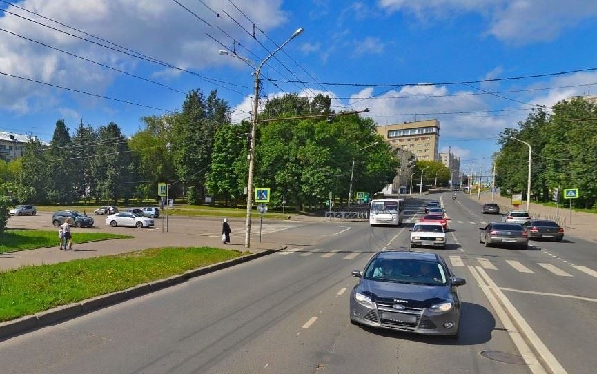 Костромичам напомнили правила безопасного проезда перекрестков