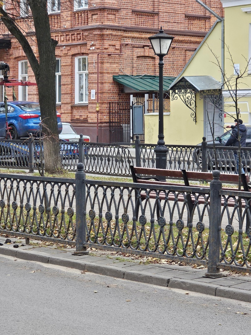 В Костроме водитель так и не догнал эвакуатор, увозивший его машину