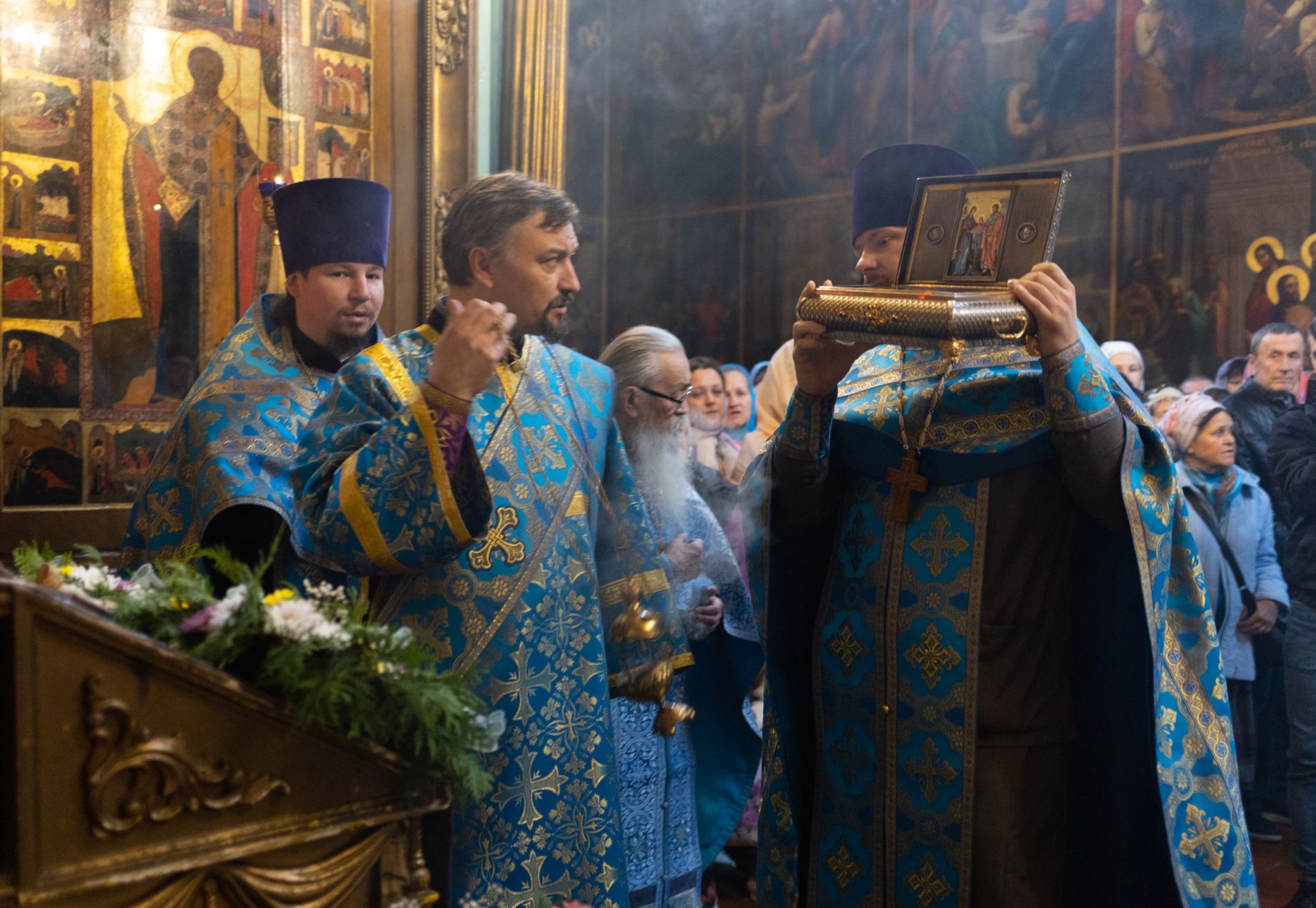 Ковчег с частью Пояса Пресвятой Богородицы прибыл в Кострому