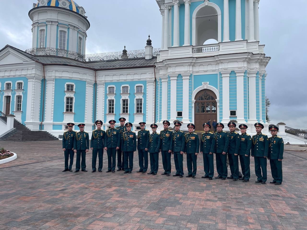 Военные музыканты духовно укрепились в новом храме Костромы