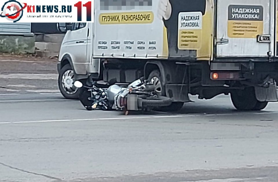 Мотоцикл попал под колеса грузовика в Костроме