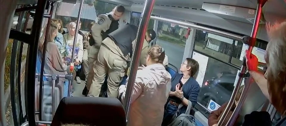 Силовики будут наказывать «зайцев» и буянов в автобусах Костромы