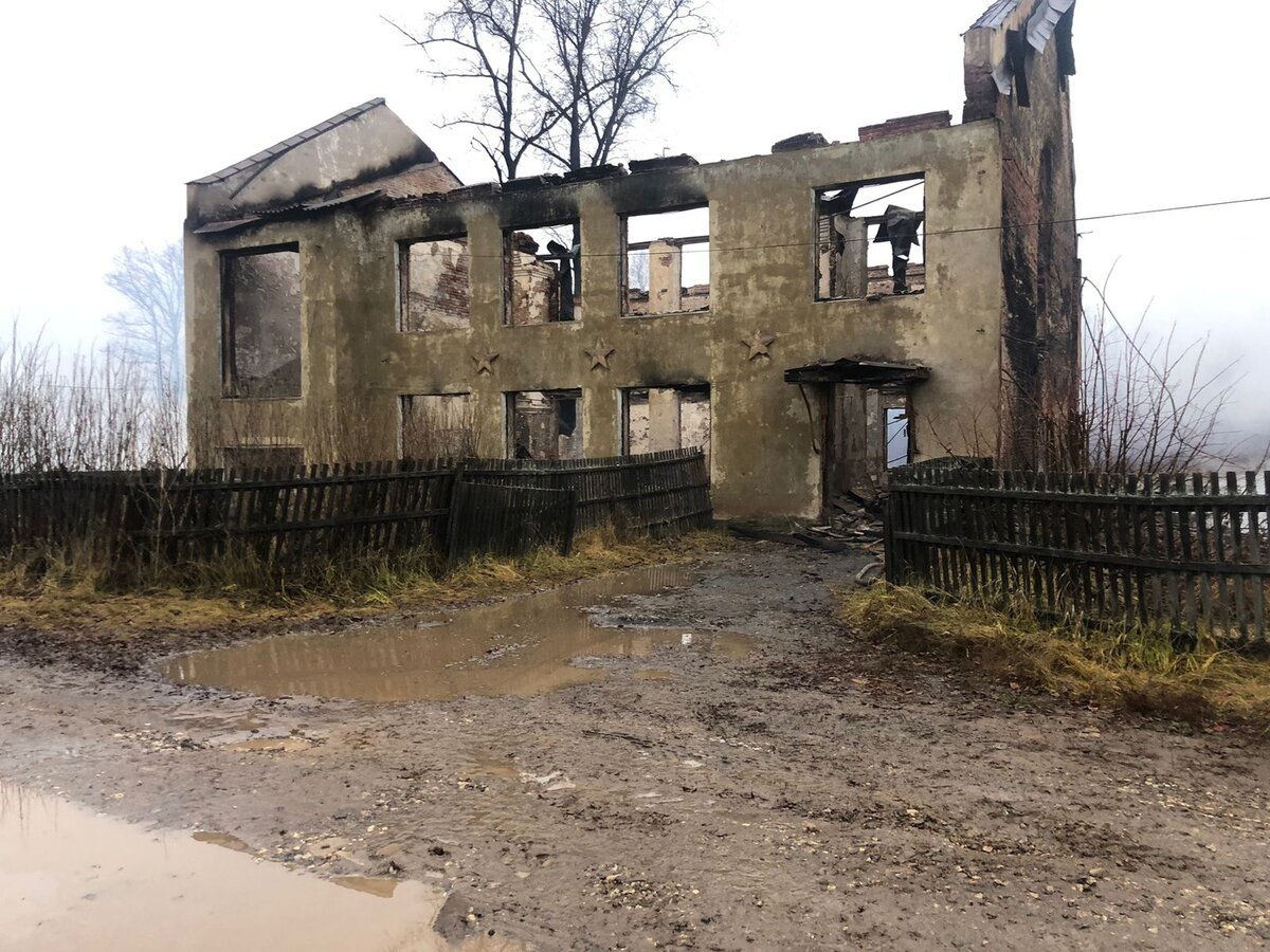 В Костромской области дотла сгорела бывшая сельская школа