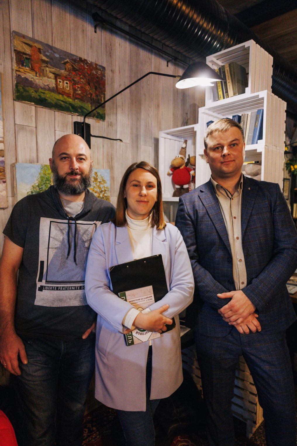 Туристы из Костромы увозят посуду с историей
