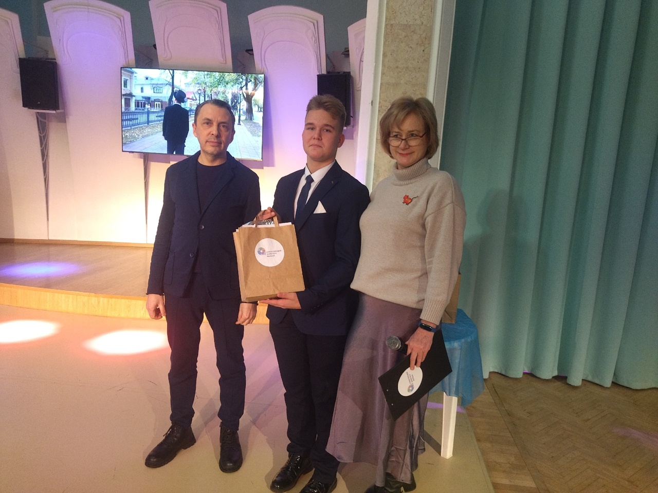 Школьники из Костромы победили в престижном конкурсе "Мое Золотое кольцо"
