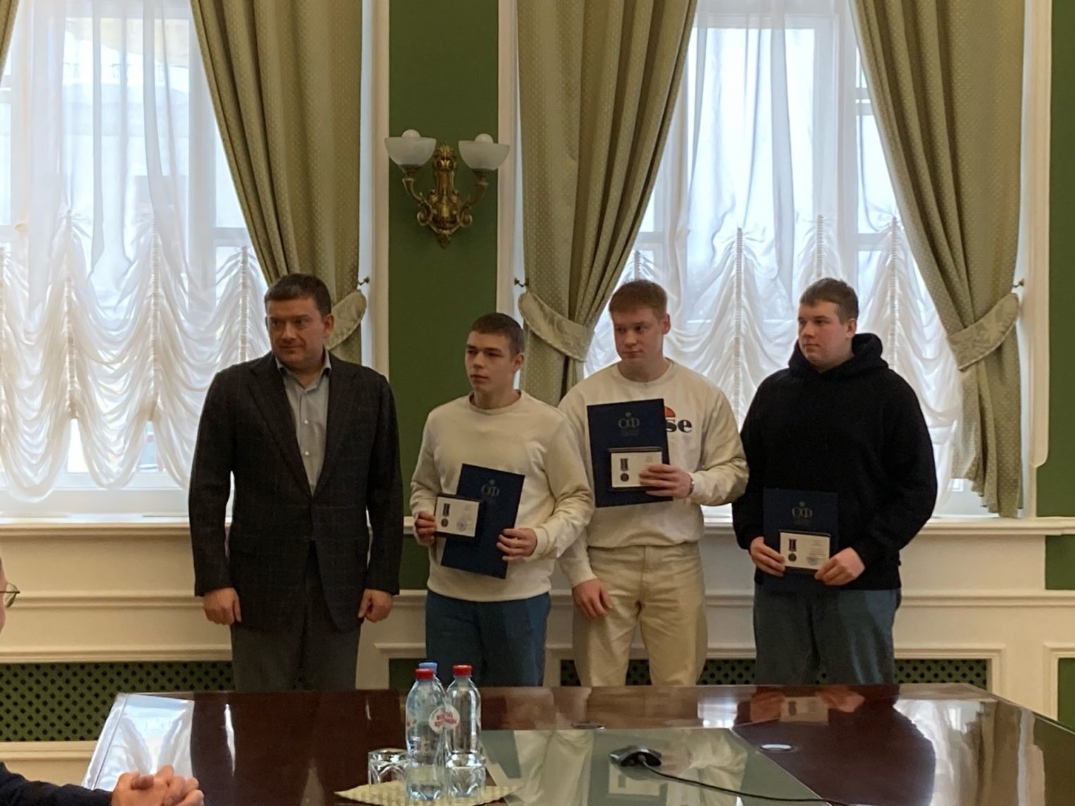Трое костромских студентов получили медали "За проявленное мужество"