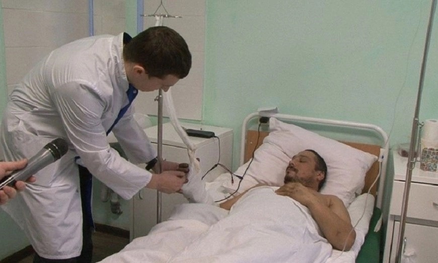 Ярославские врачи пришили костромичу отрубленную руку