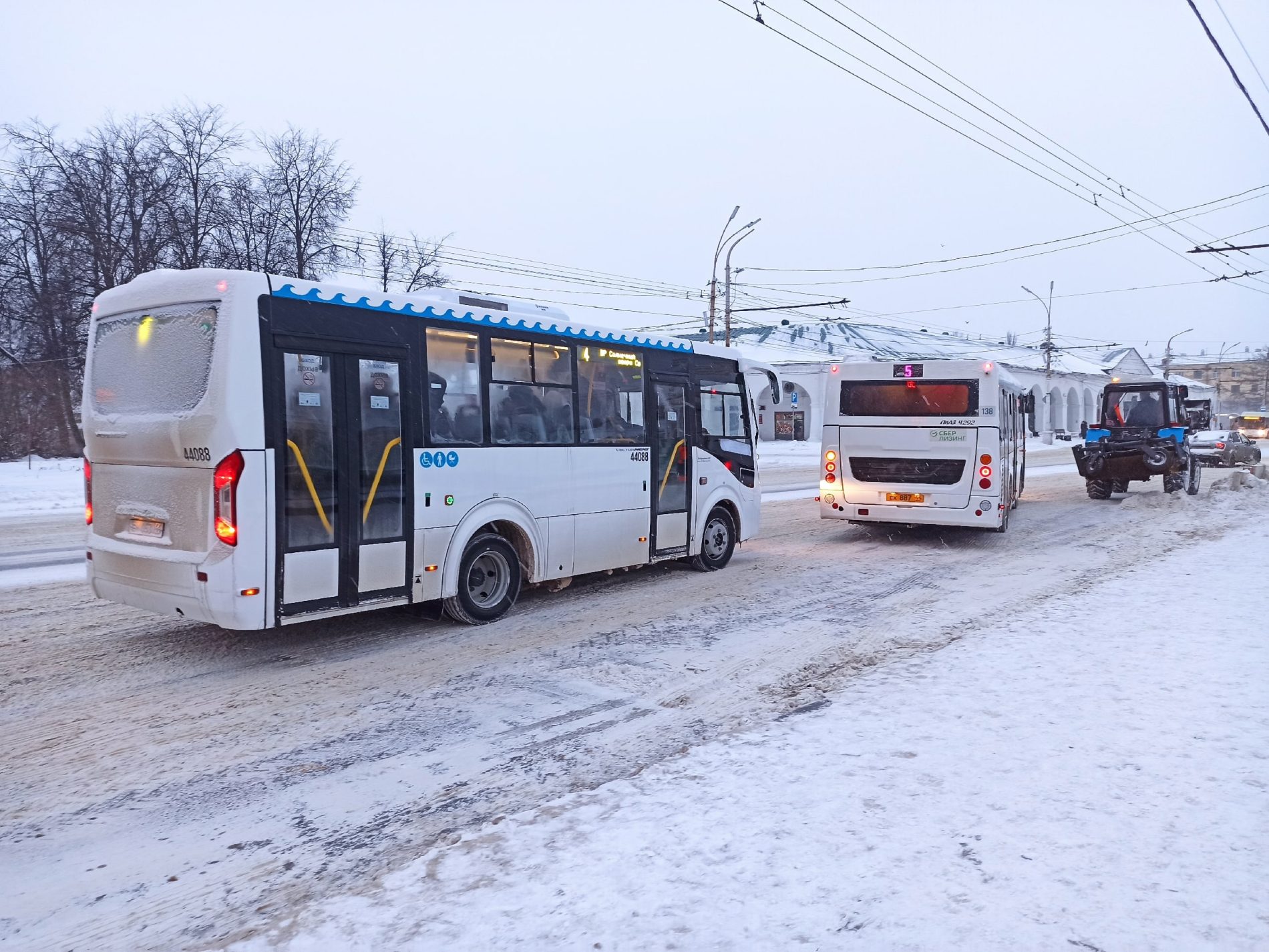 Пригородные костромские автобусы меняют расписание движения в новогодние дни. Полный список