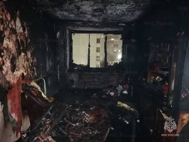 В многоэтажке в Костроме дотла сгорела квартира