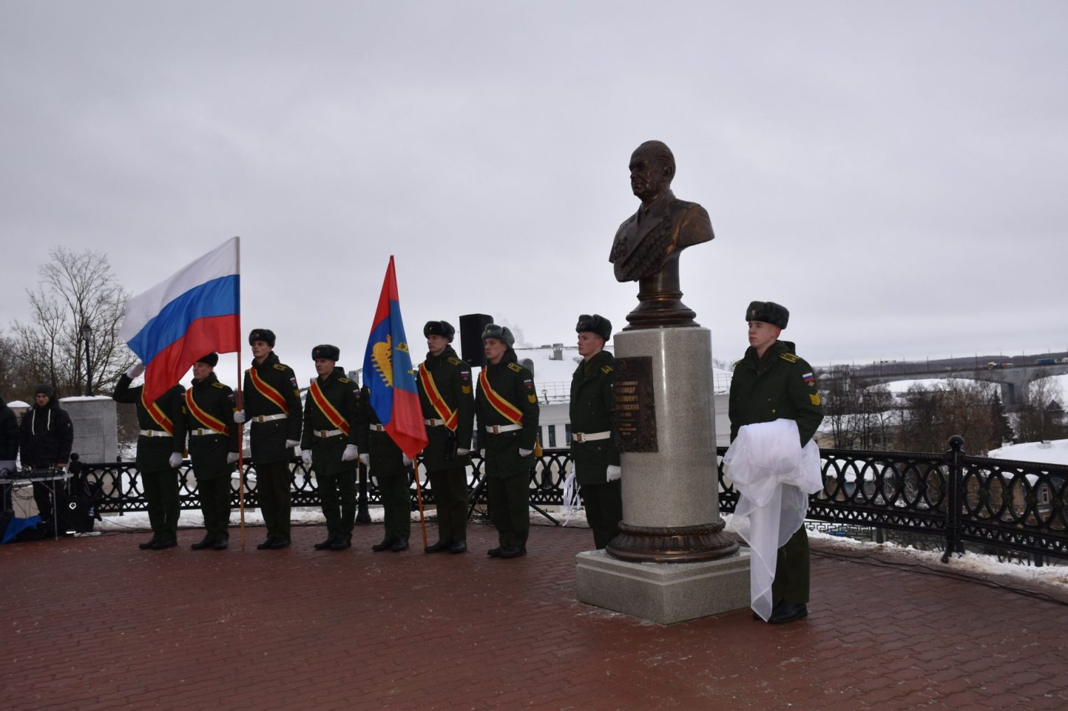 В Костроме открыли бюст земляку генерал-полковнику Александру Сахаровскому