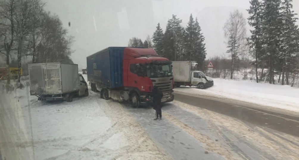 Будьте в курсе: на трассе М-8 в Ярославской области пробка на 15 километров
