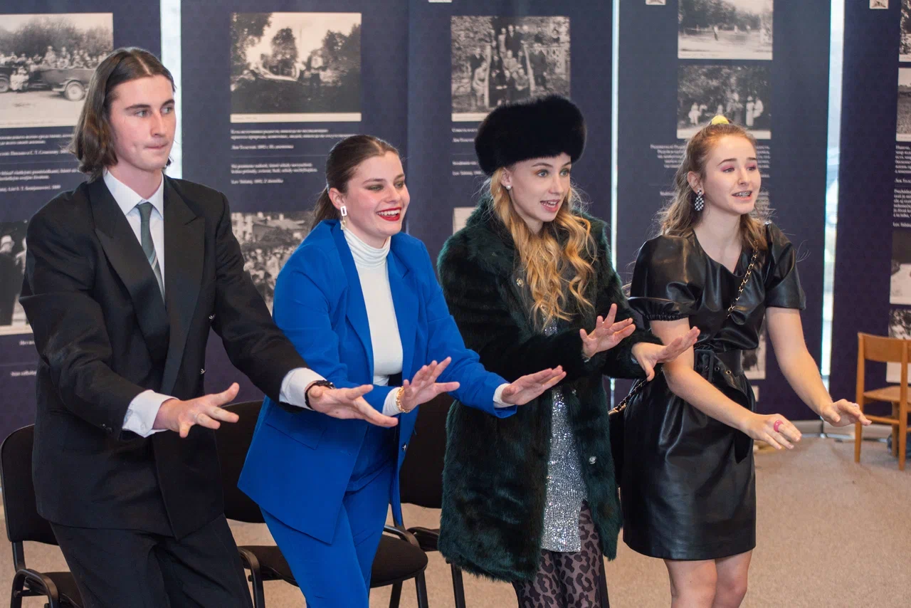 Студенты из Словакии обновили пьесу "Доходное место" Островского