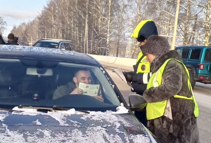 Костромские полицейские проверили безопасность перевозки детей
