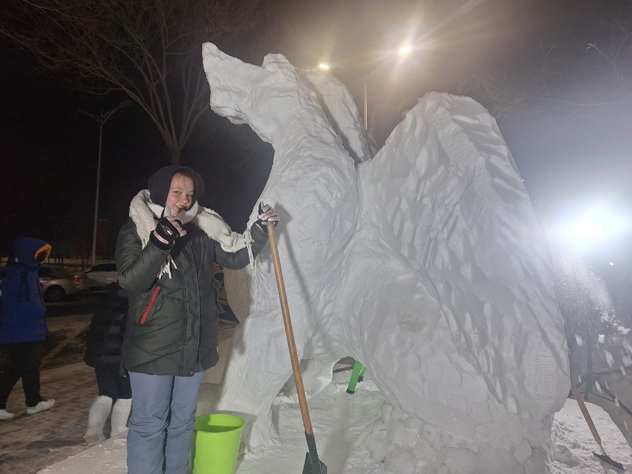 На конкурсе снежных скульптур в Китае студенты КГУ потрясли жюри могучим Змеем Горынычем