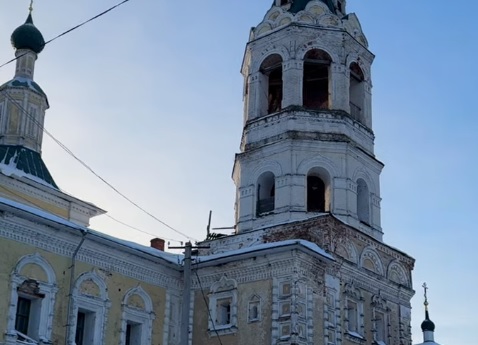 Законсервированный костромской собор потряс московских туристов