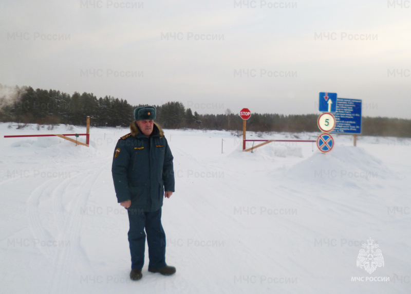 Костромские спасатели проверили на прочность ледовые переправы