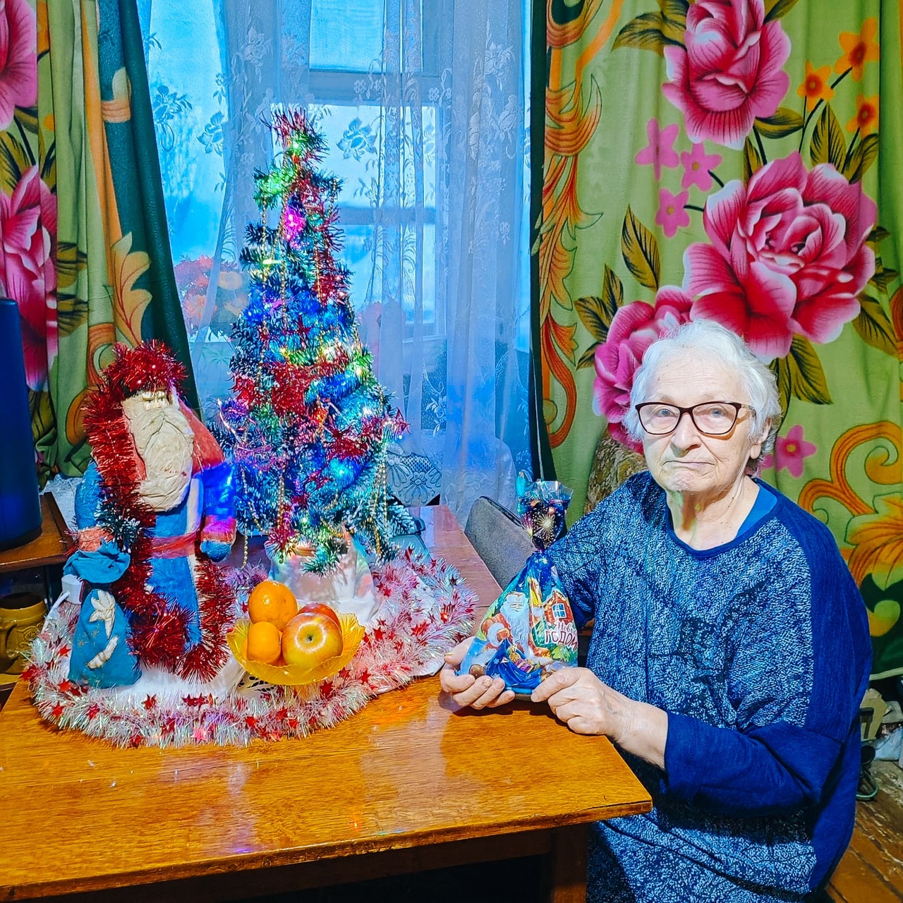 Костромcким бабушкам устроили добрый Новый год