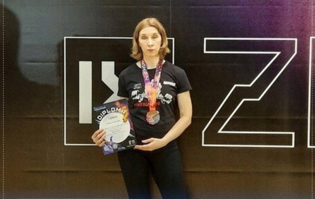 Шарьинка Елена Емелева стала чемпионкой мира по пауэрлифтингу
