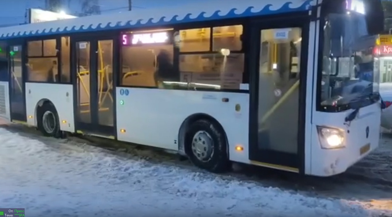 Городские автобусы застревают на костромских дорогах