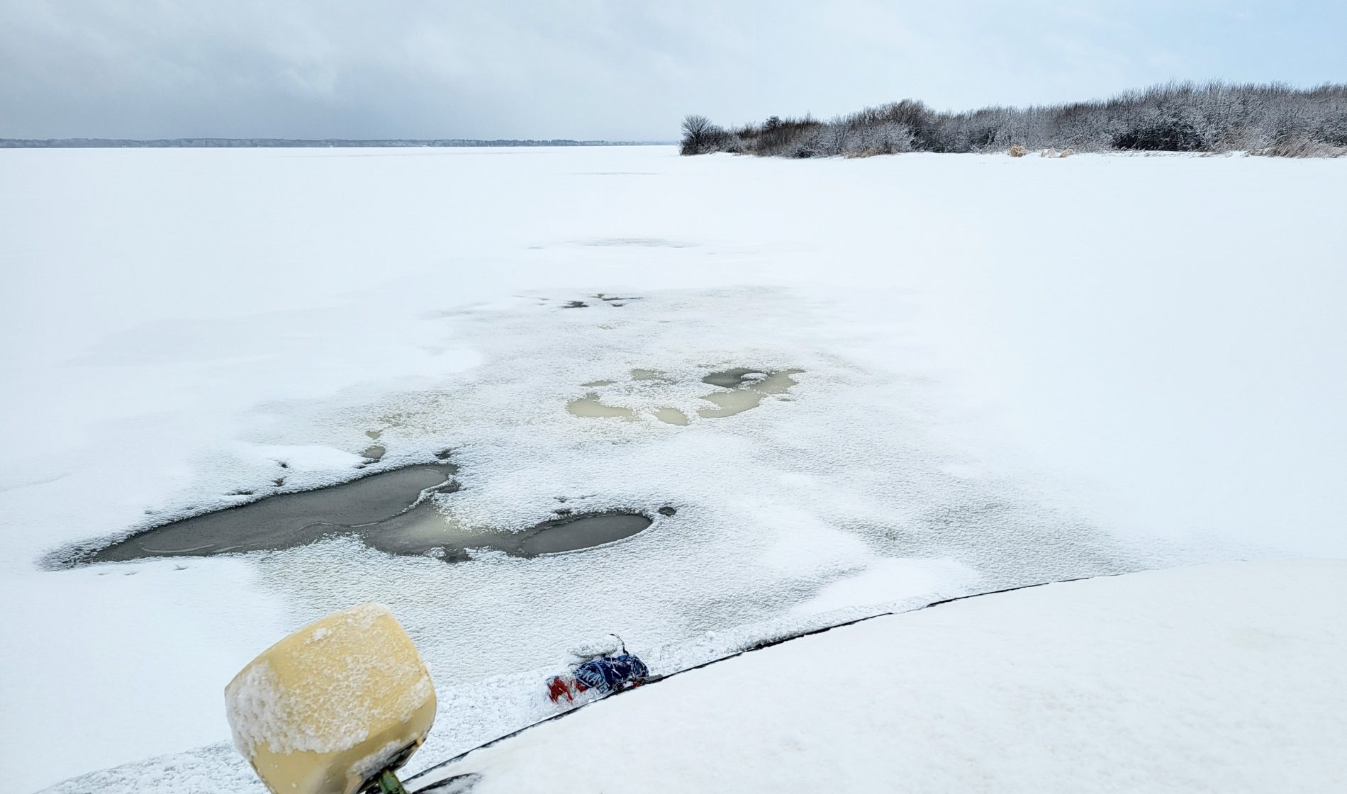 Рыбаков на Костромском море поджидают коварные участки опасного льда
