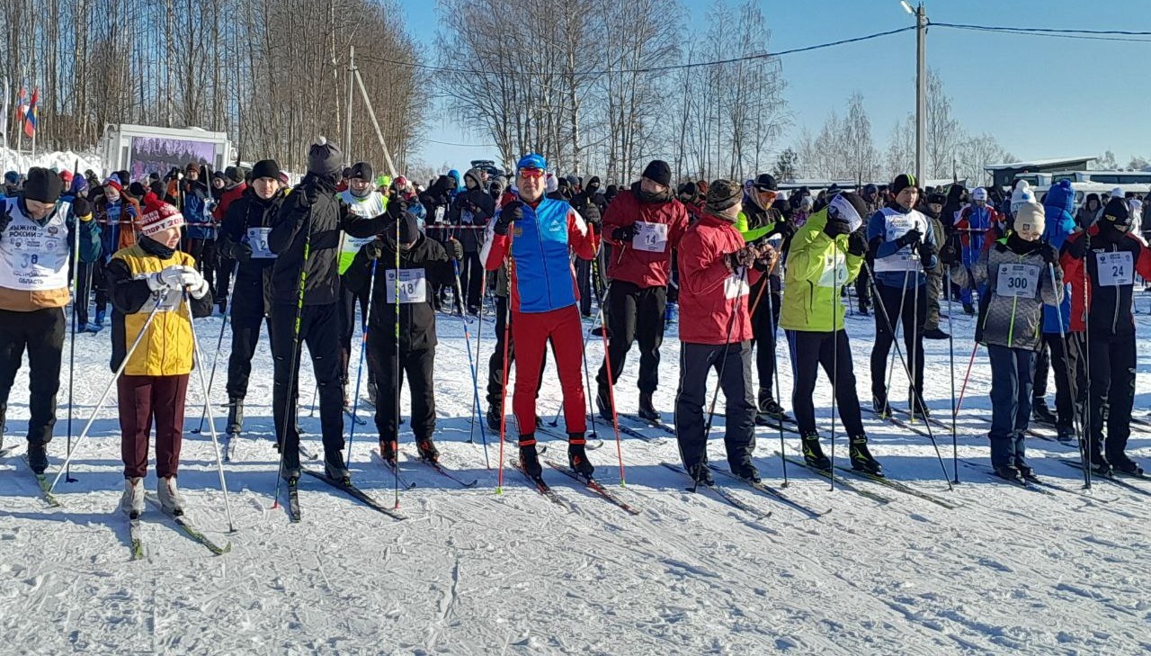 Десять тысяч костромичей вышли на старт «Лыжни России»