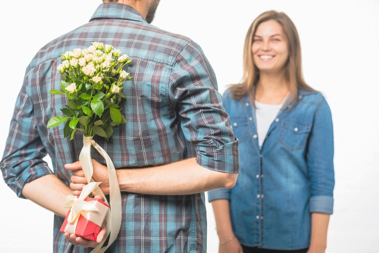 Костромской «Валентин» за плату помогает одиноким дамам почувствовать себя востребованными