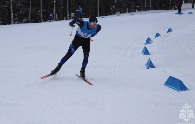 Костромской спасатель вошел в пятерку лучших на лыжных гонках