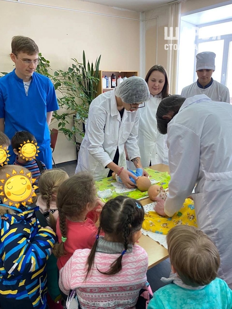 Костромским дошколятам показали, как учат медсестер