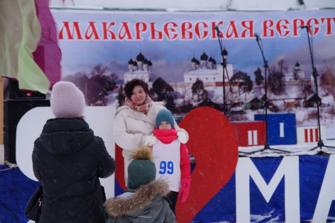 Костромичи гонялись друг за другом в неподшитых валенках